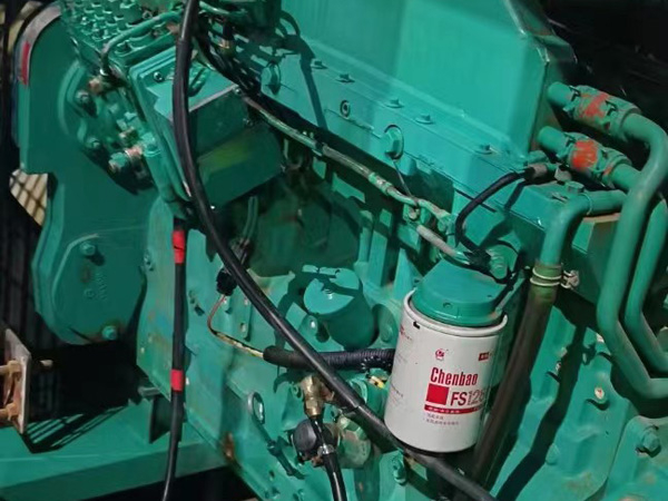 南江如何确定新的发电机组控制系统是否与原系统兼容？