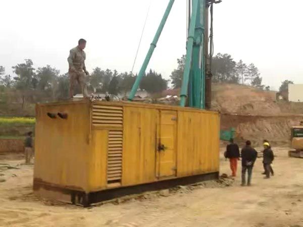 南江如何判断水冷式机油散热器密封件是否需要更换？